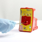 Scalpel Blade Remover - In Use